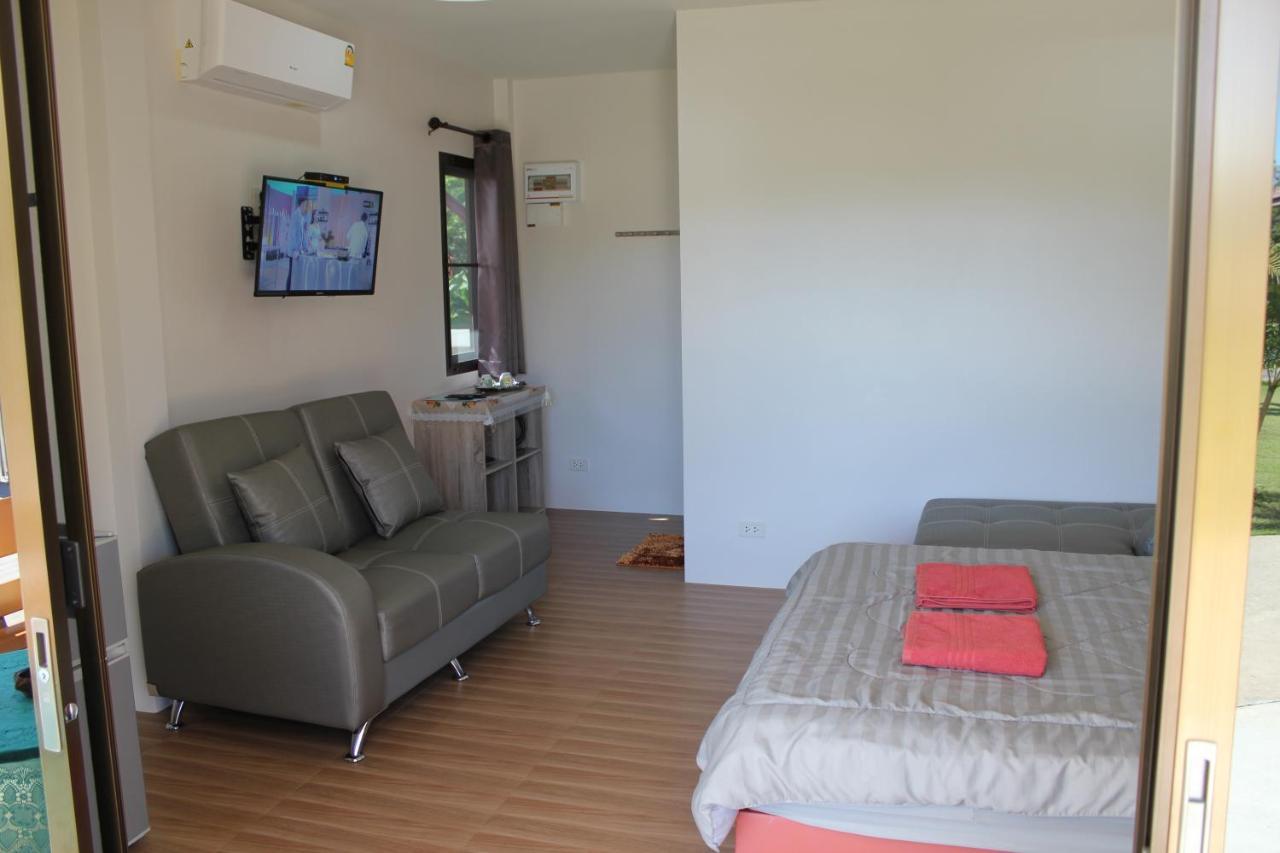 Naluemon Village Fh 1 Rayong Exterior foto